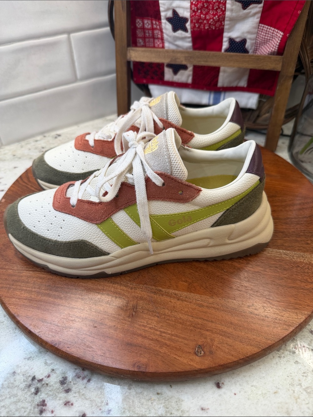 Gola Saturn Quadrant Womens White Suede Lifestyle Sneakers Shoes - Picture 2 of 9